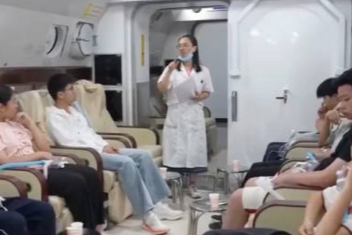 战斗机机翼折叠的空间优势