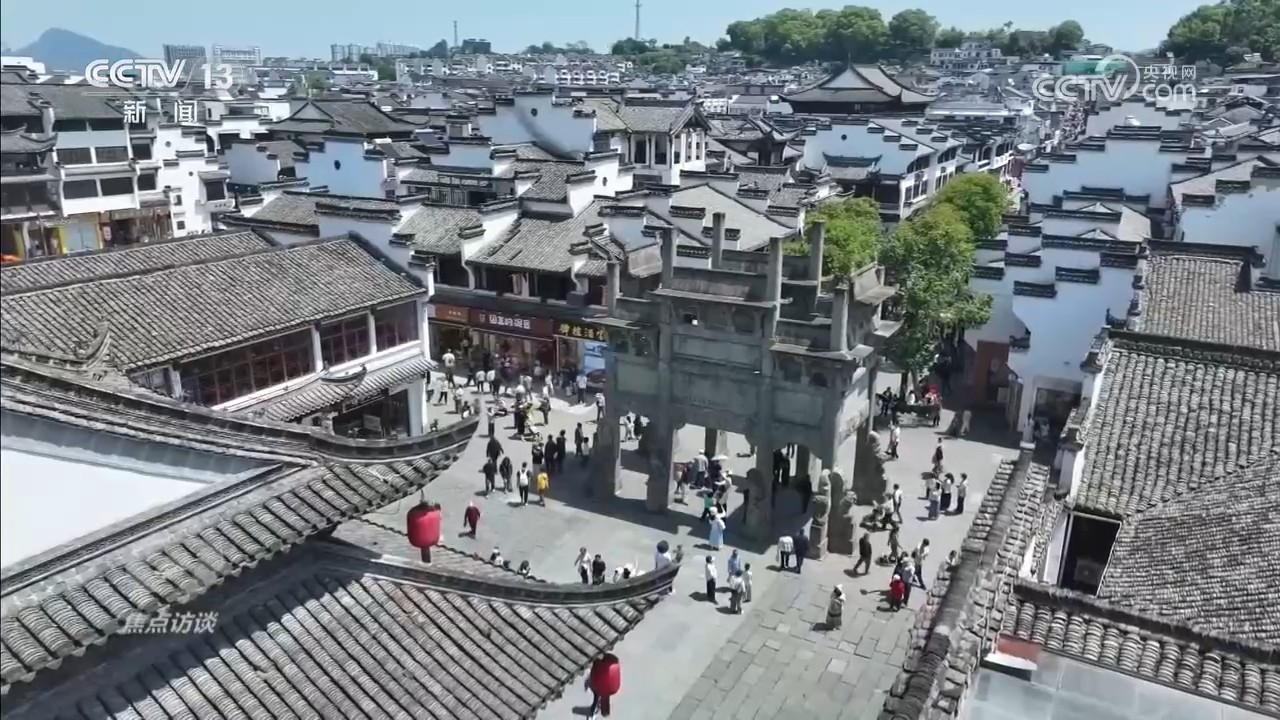 今晚点脱口秀圈是来京东团建吗
